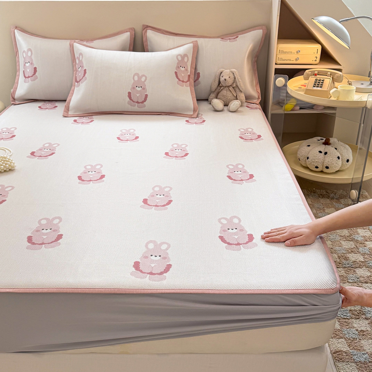 91家纺网 家纺一手货源 找家纺 （总）懒猫家纺 2026春夏新款600D数码印花冰藤凉席席子-床笠款