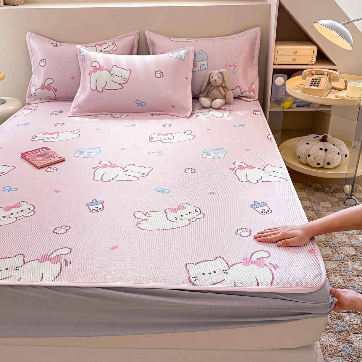 91家纺网 家纺一手货源 找家纺 （总）懒猫家纺 2026春夏新款600D数码印花冰藤凉席席子-床笠款