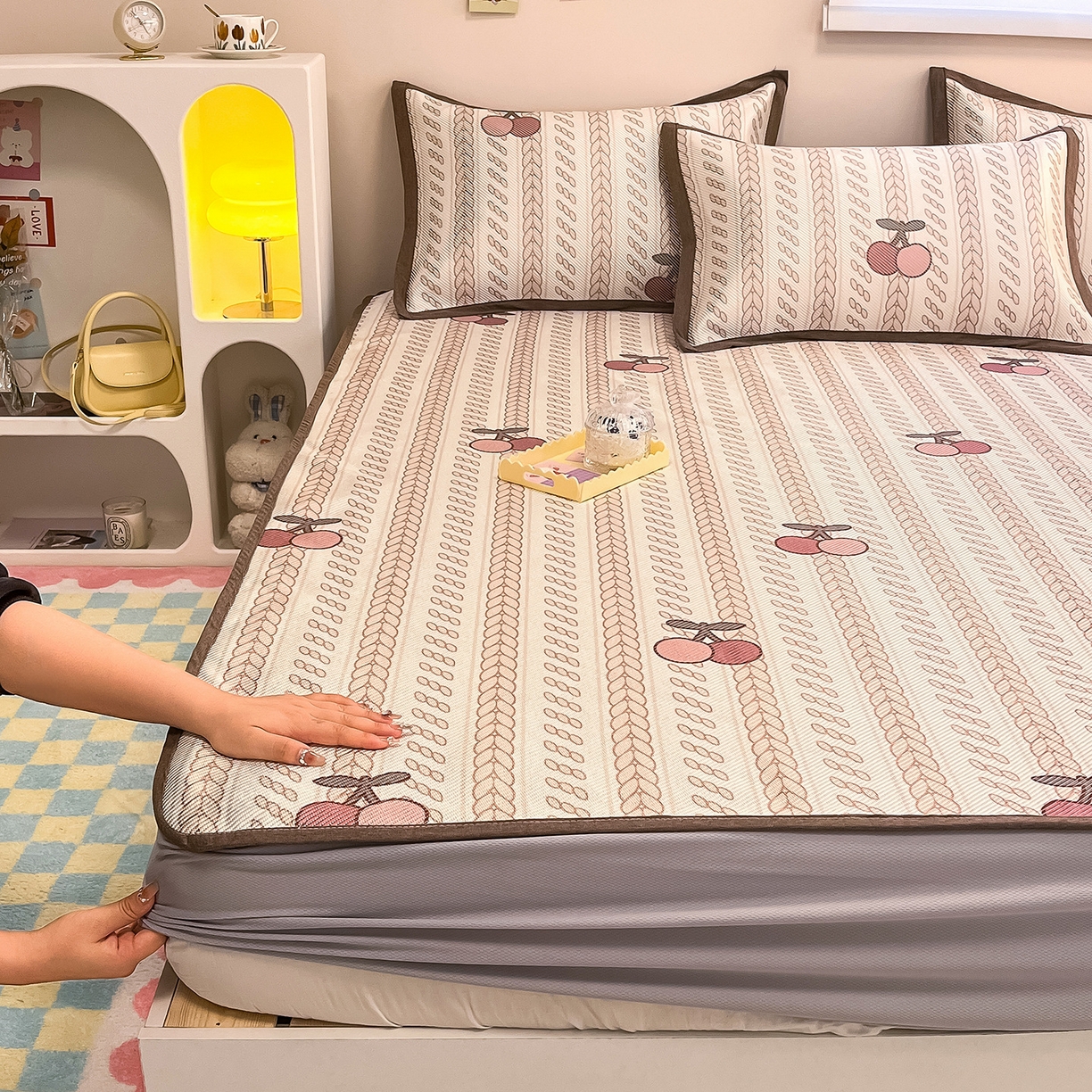 91家纺网 家纺一手货源 找家纺 （总）懒猫家纺 2026春夏新款600D数码印花冰藤凉席席子-床笠款