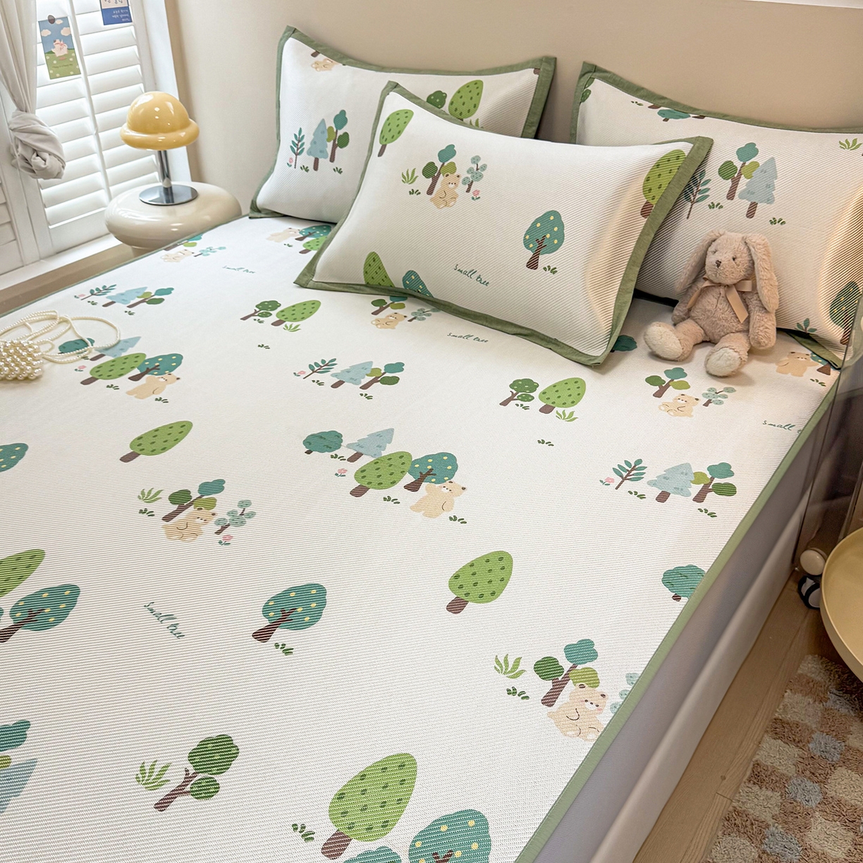 91家纺网 家纺一手货源 找家纺 懒猫家纺 2026春夏新款600D数码印花冰藤凉席席子-床笠款 森林小熊