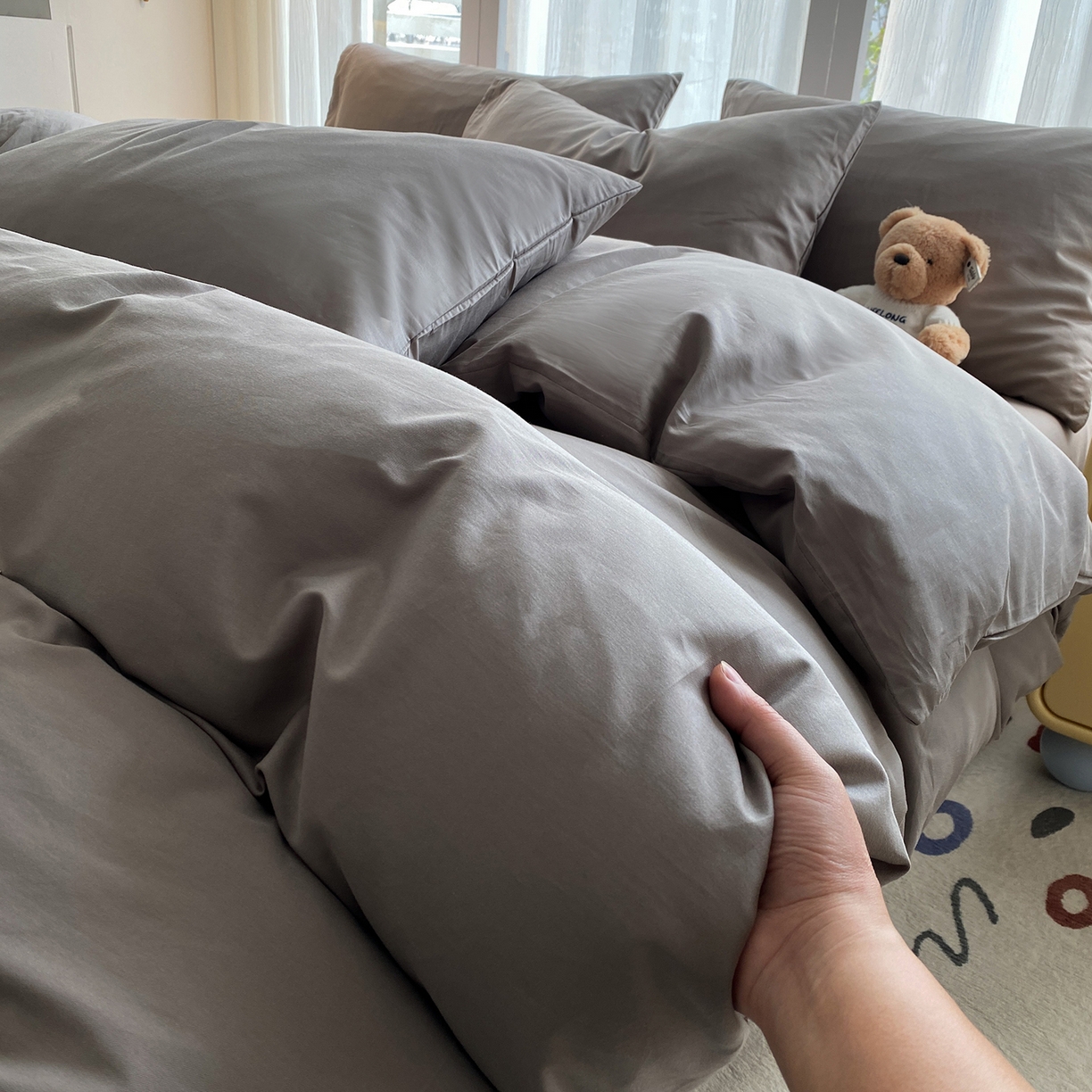 91家纺网 家纺一手货源 找家纺 女子家纺 2026新款全棉纯棉水洗棉布标四件套 时尚灰