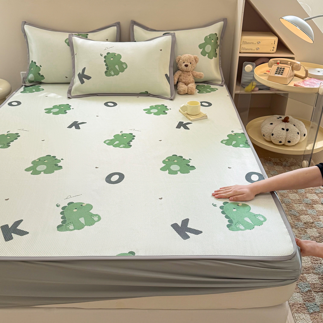 懒猫家纺 2026春夏新款600D数码印花冰藤凉席席子-床笠款 小恐龙怪兽