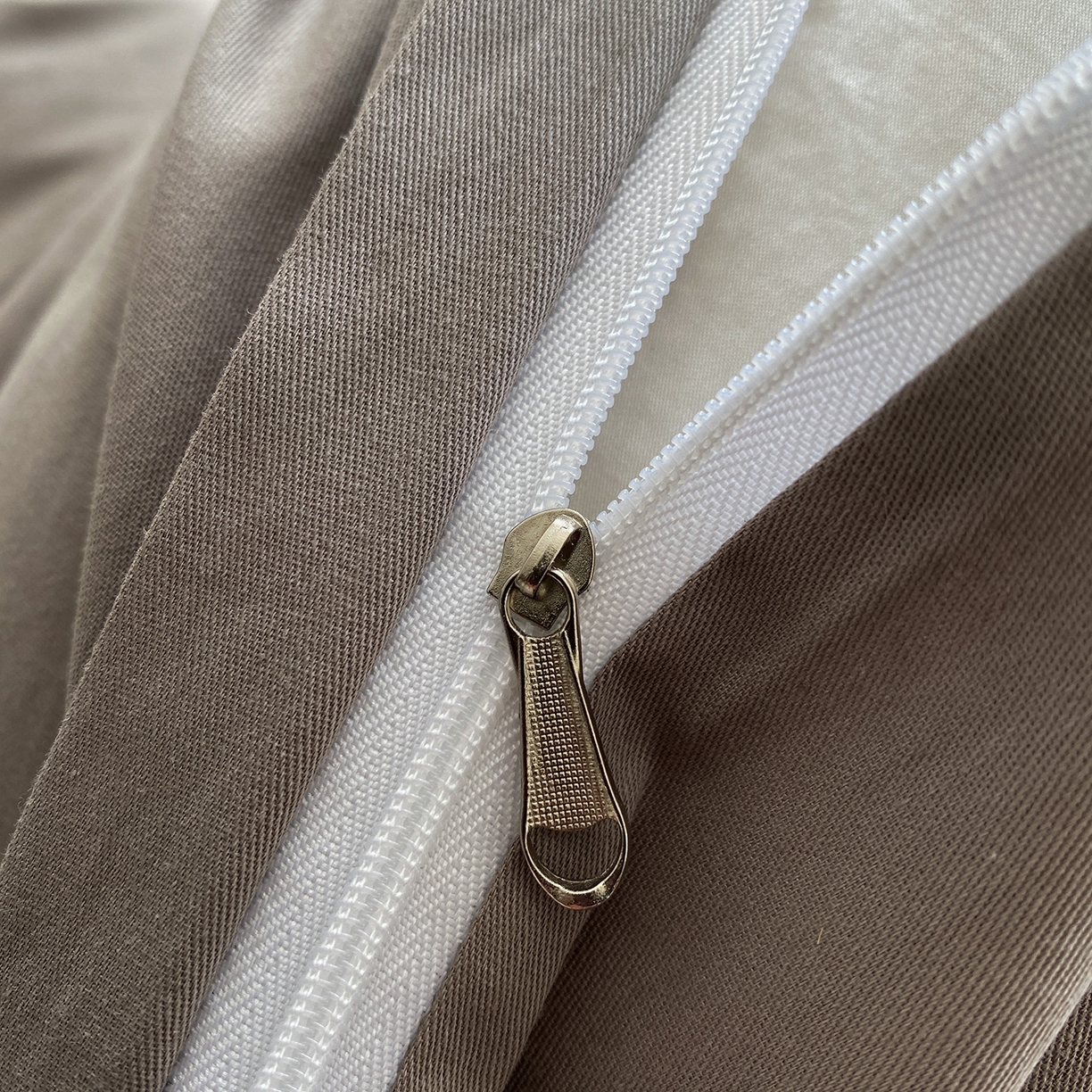 91家纺网 家纺一手货源 找家纺 女子家纺 2026新款全棉纯棉水洗棉布标四件套 时尚灰