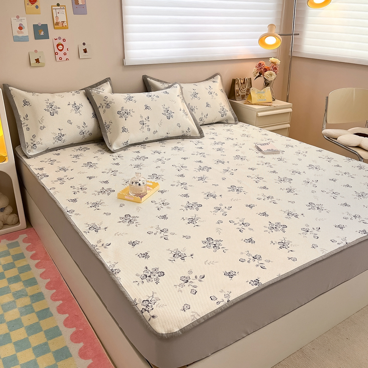 91家纺网 家纺一手货源 找家纺 懒猫家纺 2026春夏新款600D数码印花冰藤凉席席子-床笠款 时光清浅