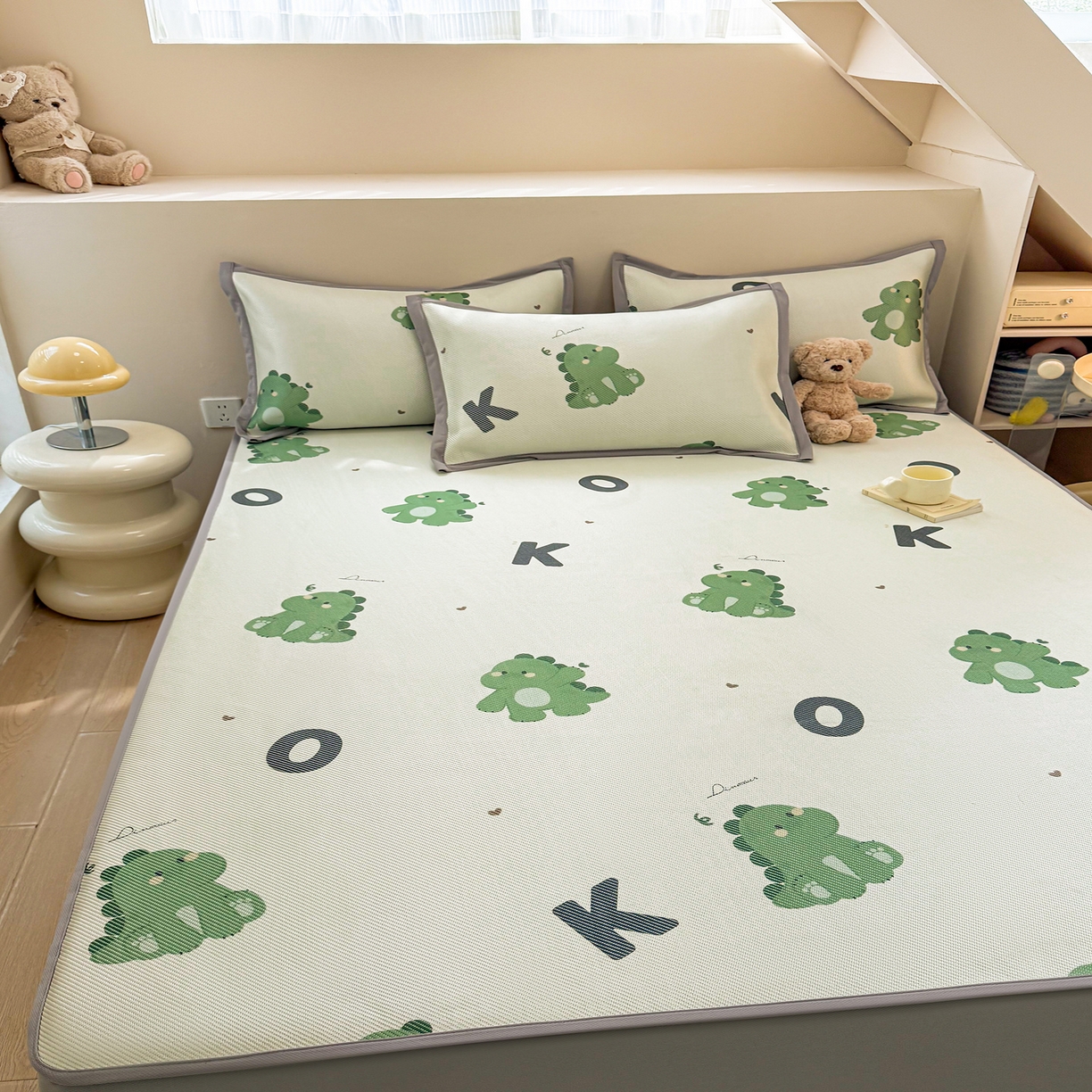 91家纺网 家纺一手货源 找家纺 懒猫家纺 2026春夏新款600D数码印花冰藤凉席席子-床笠款 小恐龙怪兽