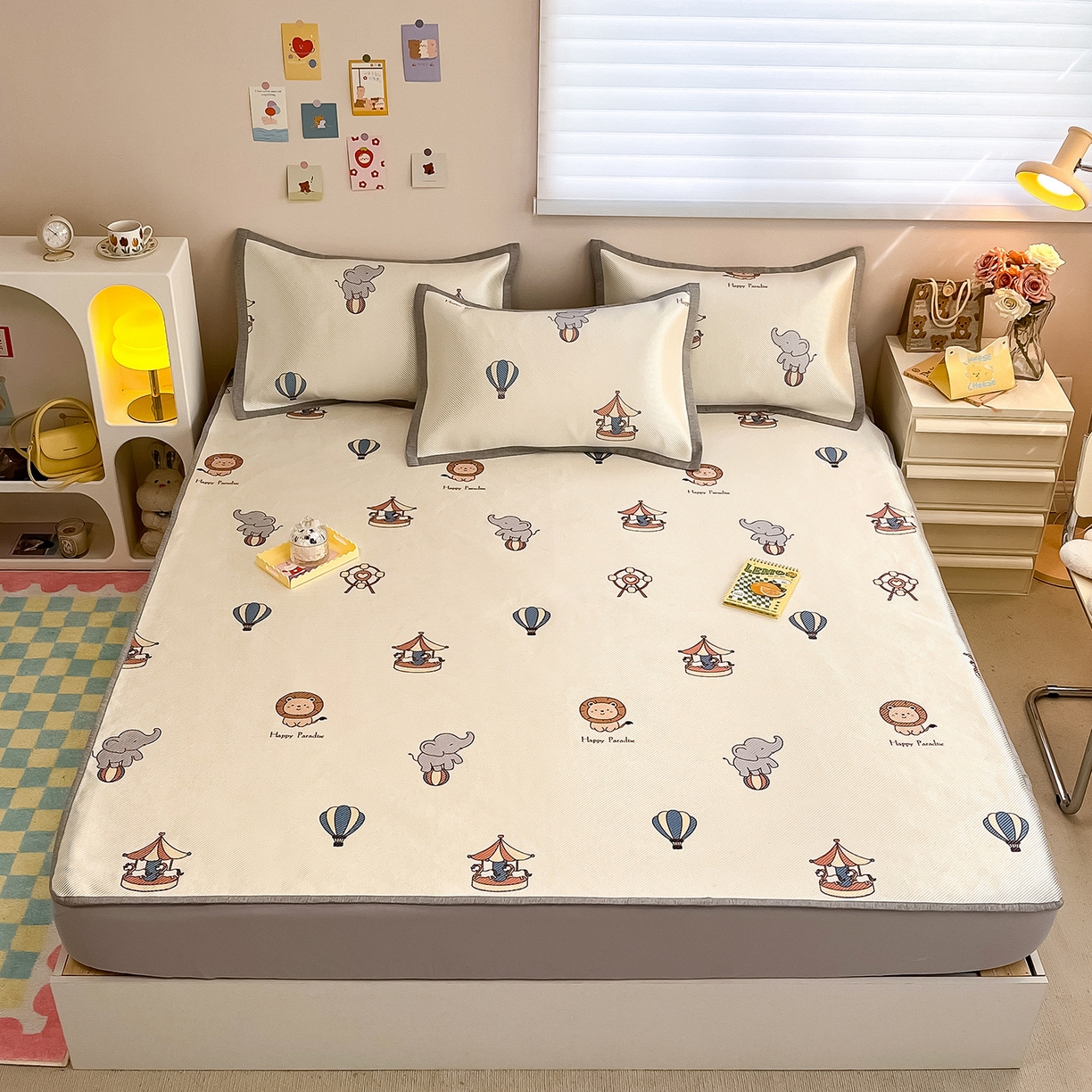 91家纺网 家纺一手货源 找家纺 懒猫家纺 2026春夏新款600D数码印花冰藤凉席席子-床笠款 游乐园