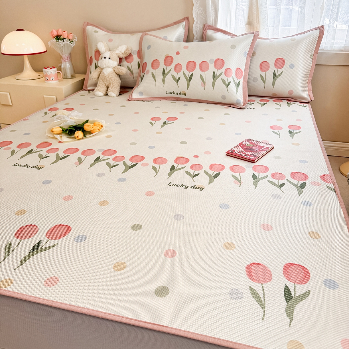 91家纺网 家纺一手货源 找家纺 懒猫家纺 2026春夏新款600D数码印花冰藤凉席席子-床笠款 浪漫郁金香