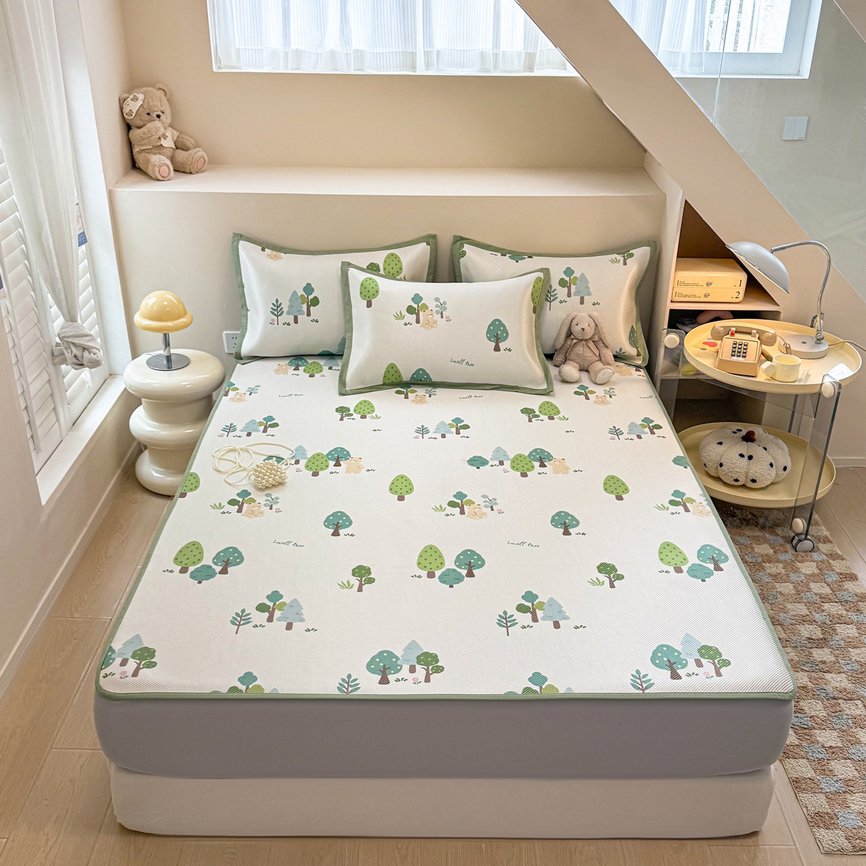 91家纺网 家纺一手货源 找家纺 懒猫家纺 2026春夏新款600D数码印花冰藤凉席席子-床笠款 森林小熊