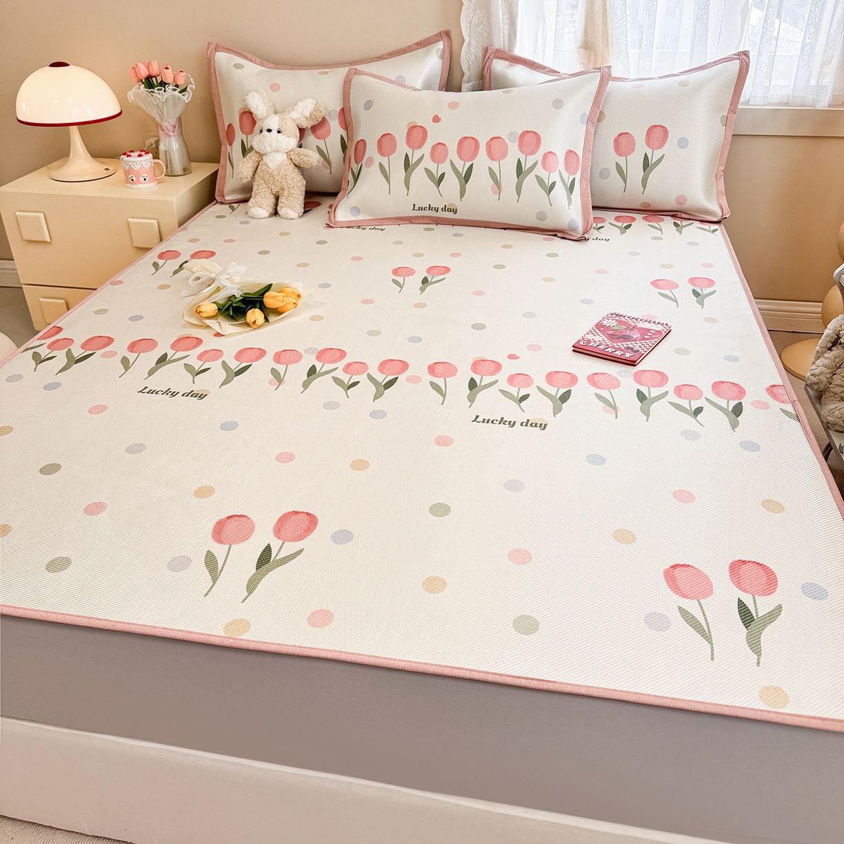 91家纺网 家纺一手货源 找家纺 懒猫家纺 2026春夏新款600D数码印花冰藤凉席席子-床笠款 浪漫郁金香