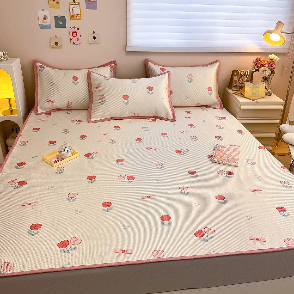 91家纺网 家纺一手货源 找家纺 懒猫家纺 2026春夏新款600D数码印花冰藤凉席席子-床笠款 郁金香