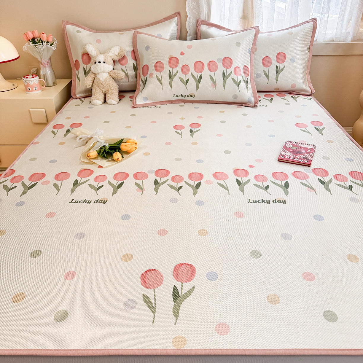 91家纺网 家纺一手货源 找家纺 懒猫家纺 2026春夏新款600D数码印花冰藤凉席席子-床笠款 浪漫郁金香