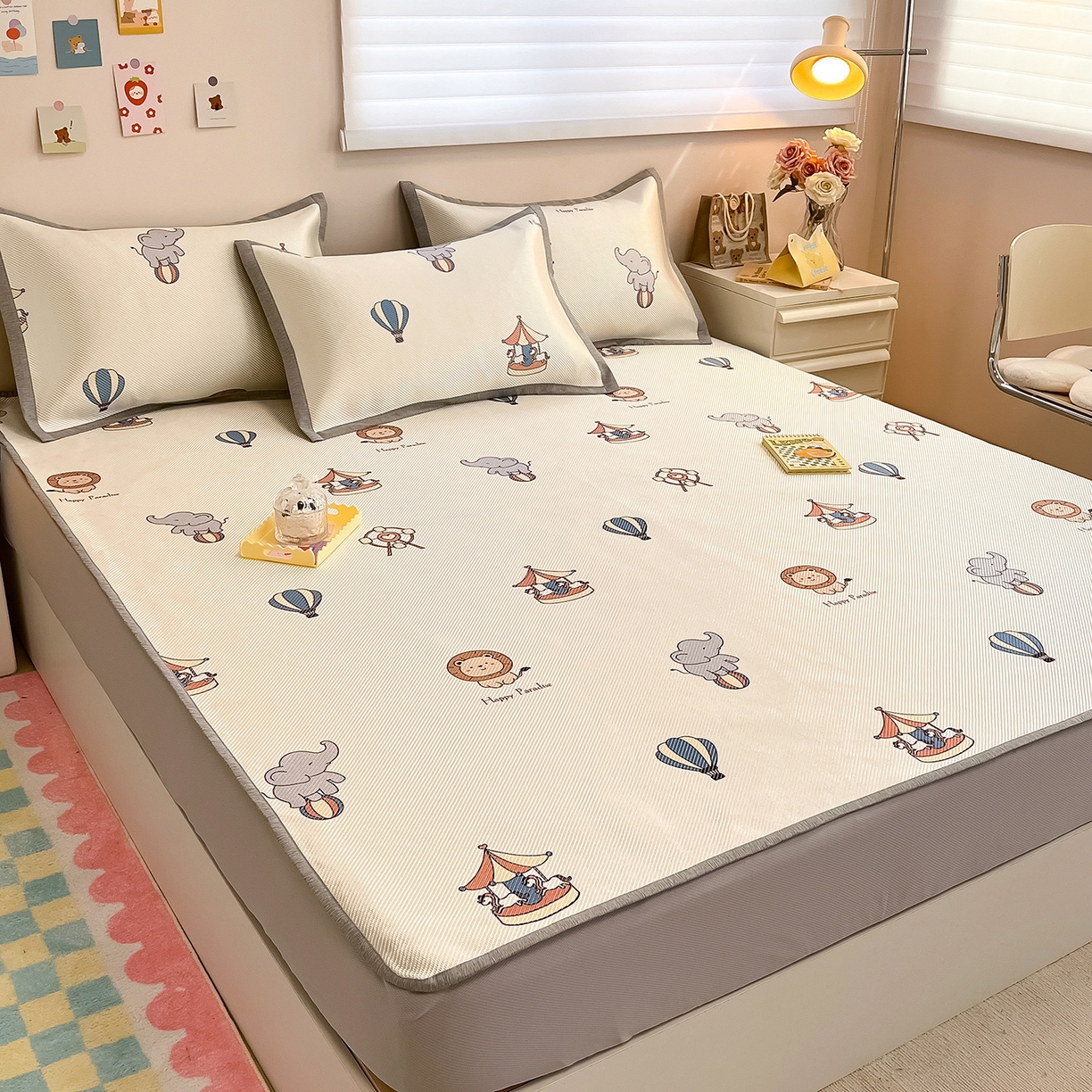 91家纺网 家纺一手货源 找家纺 懒猫家纺 2026春夏新款600D数码印花冰藤凉席席子-床笠款 游乐园