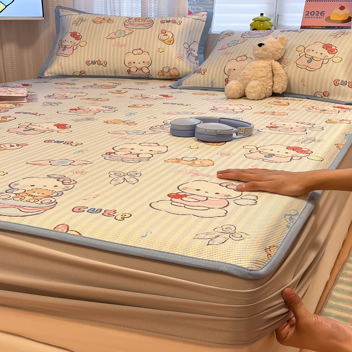 91家纺网 家纺一手货源 找家纺 懒猫家纺 2026春夏新款600D数码印花冰藤凉席席子-床笠款 甜心天使