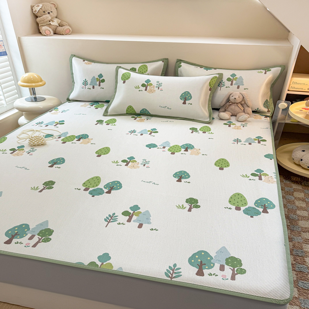 91家纺网 家纺一手货源 找家纺 懒猫家纺 2026春夏新款600D数码印花冰藤凉席席子-床笠款 森林小熊