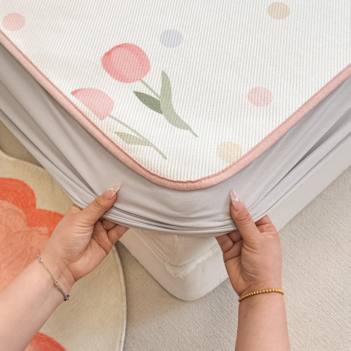 91家纺网 家纺一手货源 找家纺 懒猫家纺 2026春夏新款600D数码印花冰藤凉席席子-床笠款 浪漫郁金香