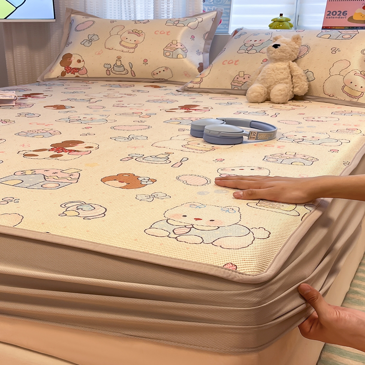 91家纺网 家纺一手货源 找家纺 懒猫家纺 2026春夏新款600D数码印花冰藤凉席席子-床笠款 甜品小屋