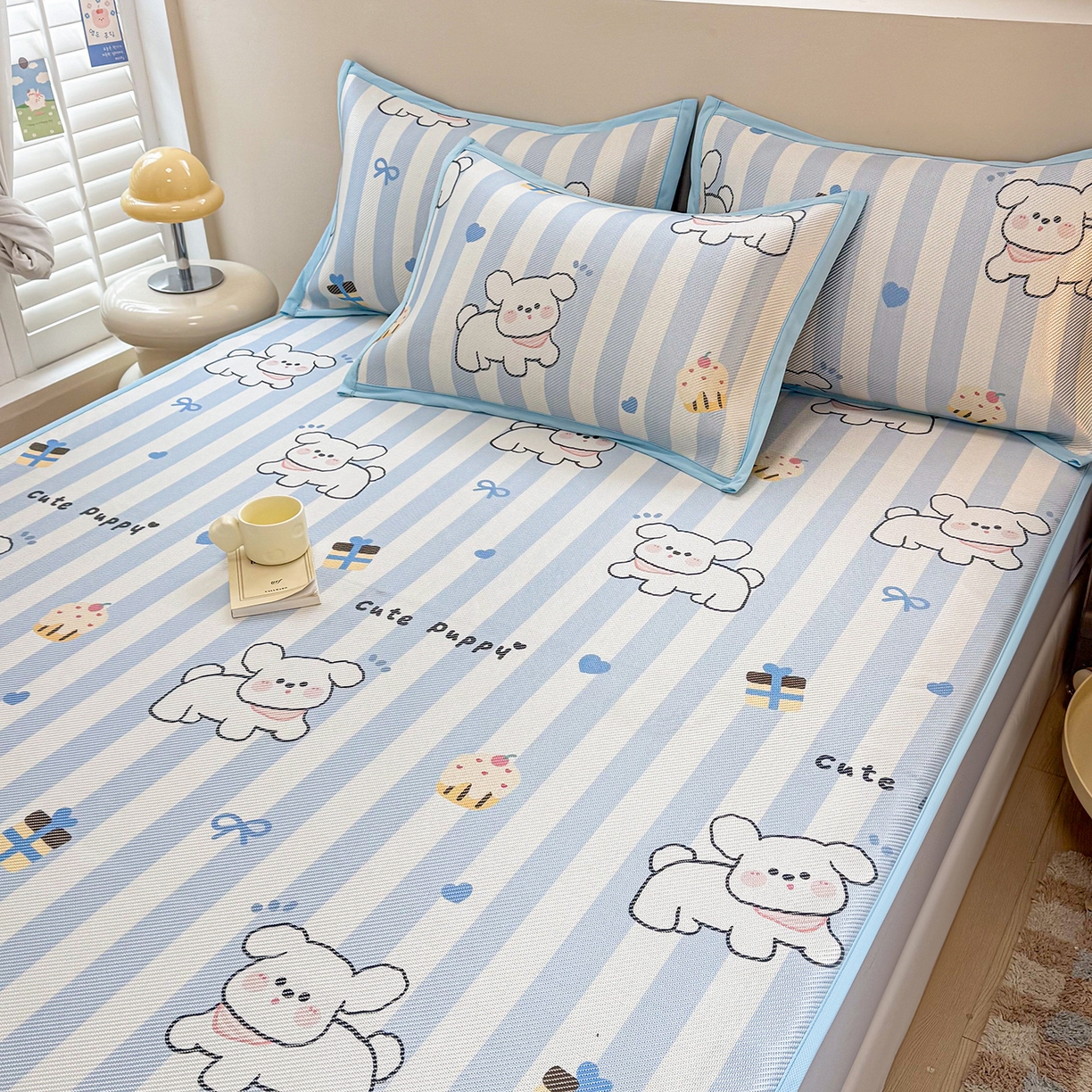 91家纺网 家纺一手货源 找家纺 懒猫家纺 2026春夏新款600D数码印花冰藤凉席席子-床笠款 甜品小狗