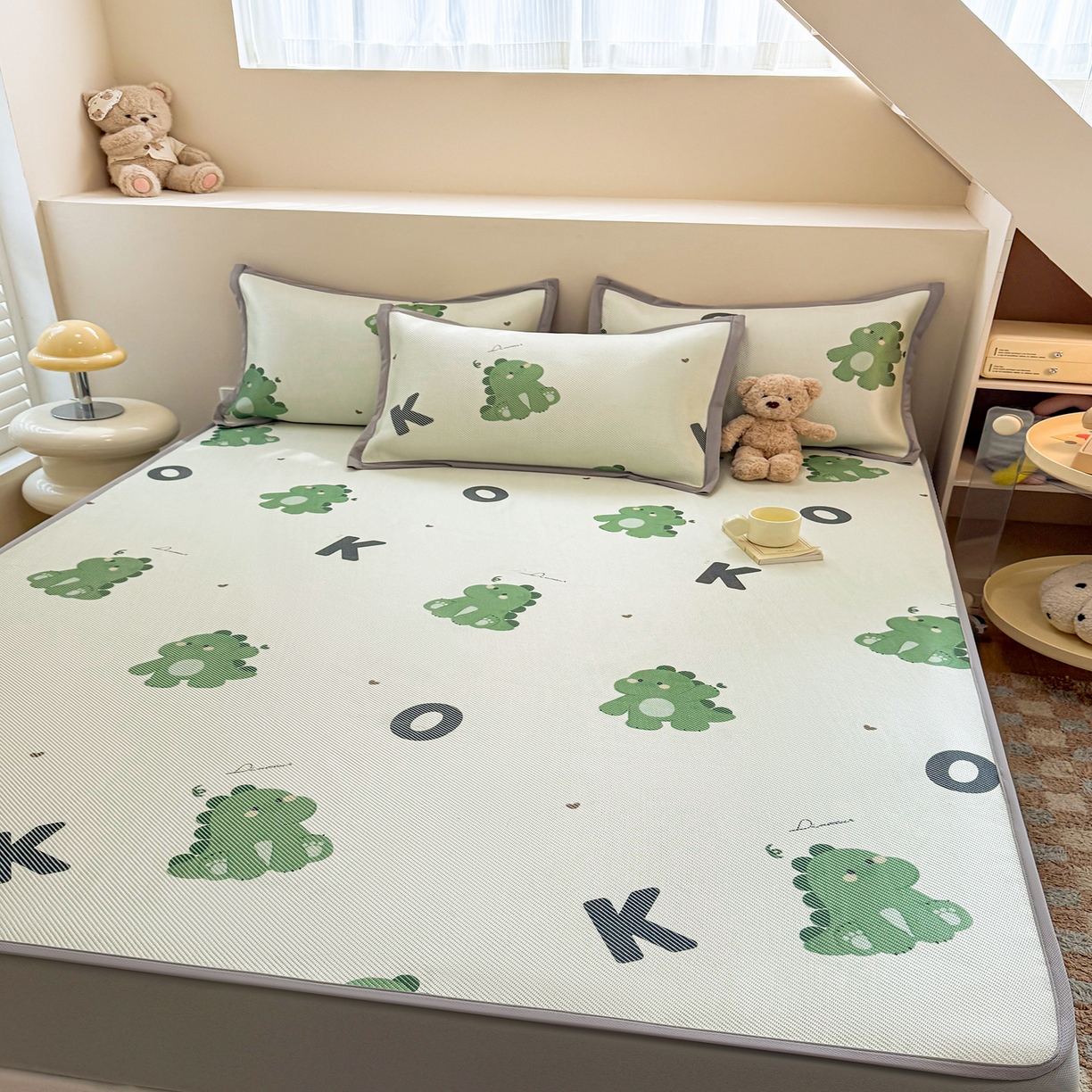 91家纺网 家纺一手货源 找家纺 懒猫家纺 2026春夏新款600D数码印花冰藤凉席席子-床笠款 小恐龙怪兽