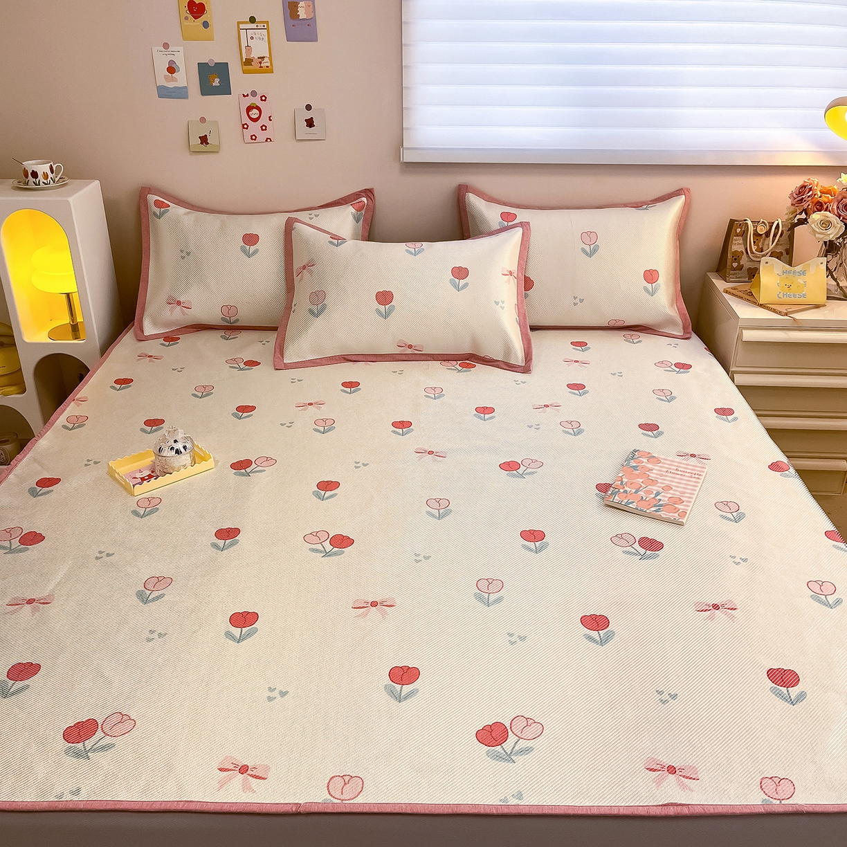 91家纺网 家纺一手货源 找家纺 懒猫家纺 2026春夏新款600D数码印花冰藤凉席席子-床笠款 郁金香