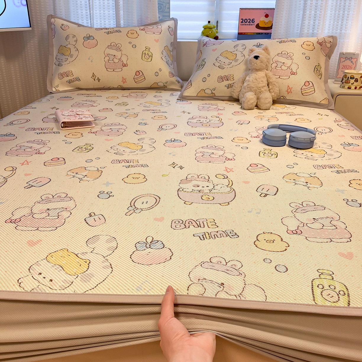 91家纺网 家纺一手货源 找家纺 懒猫家纺 2026春夏新款600D数码印花冰藤凉席席子-床笠款 小猫泡泡浴