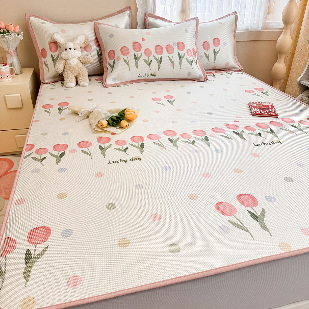 91家纺网 家纺一手货源 找家纺 懒猫家纺 2026春夏新款600D数码印花冰藤凉席席子-床笠款 浪漫郁金香