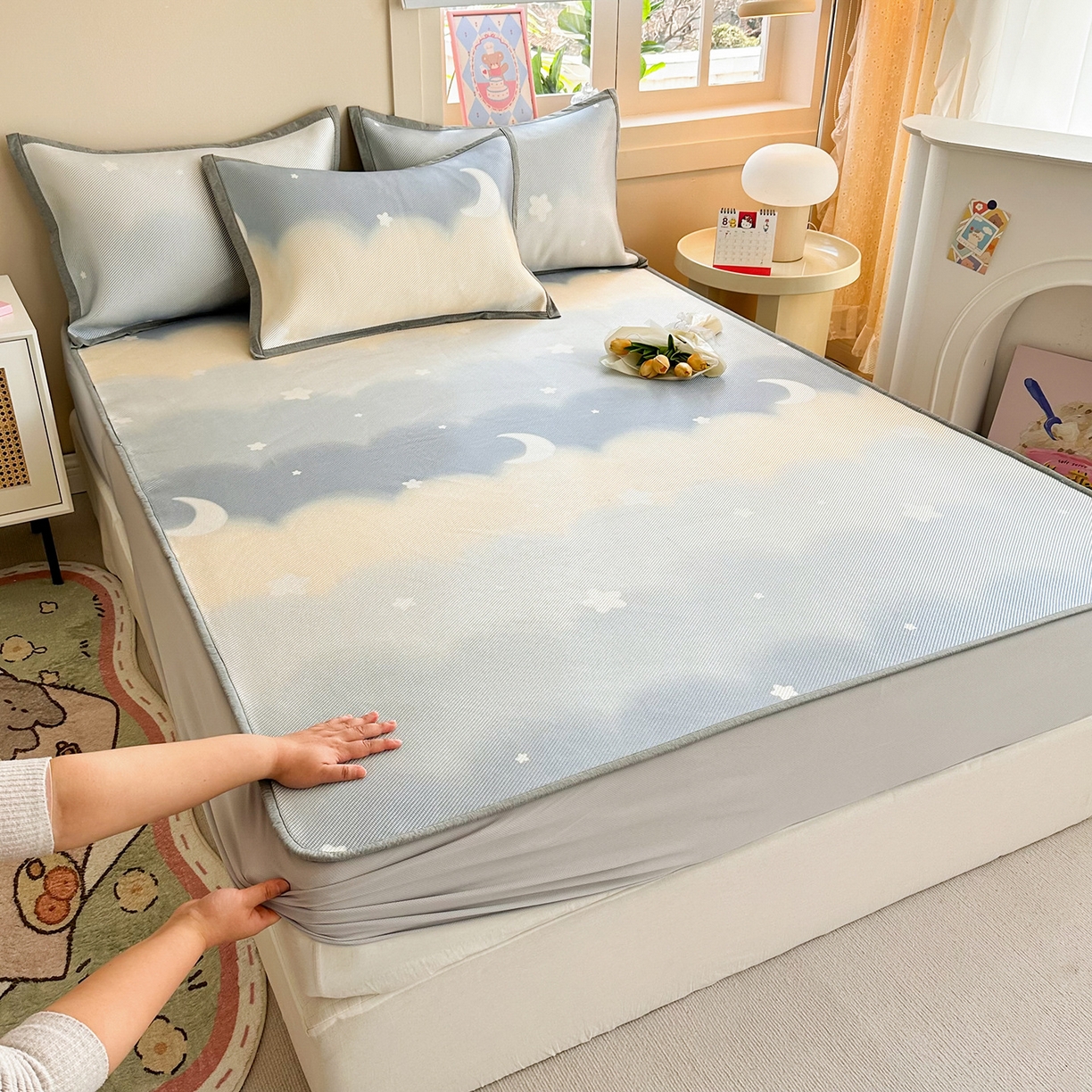 91家纺网 家纺一手货源 找家纺 懒猫家纺 2026春夏新款600D数码印花冰藤凉席席子-床笠款 星月