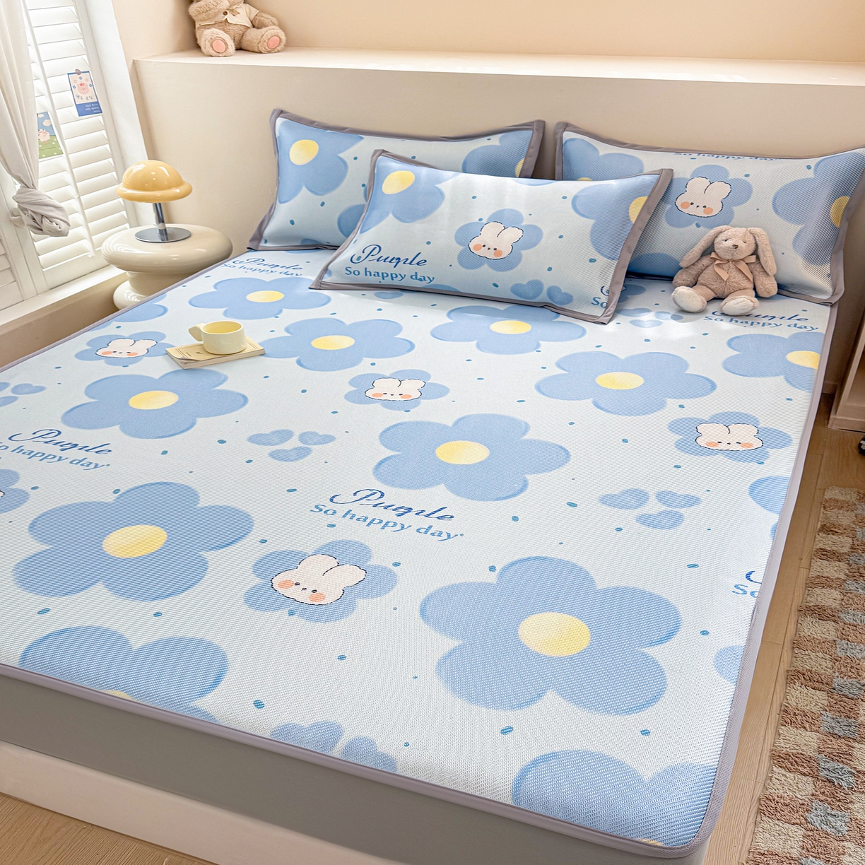 91家纺网 家纺一手货源 找家纺 懒猫家纺 2026春夏新款600D数码印花冰藤凉席席子-床笠款 兔兔花开