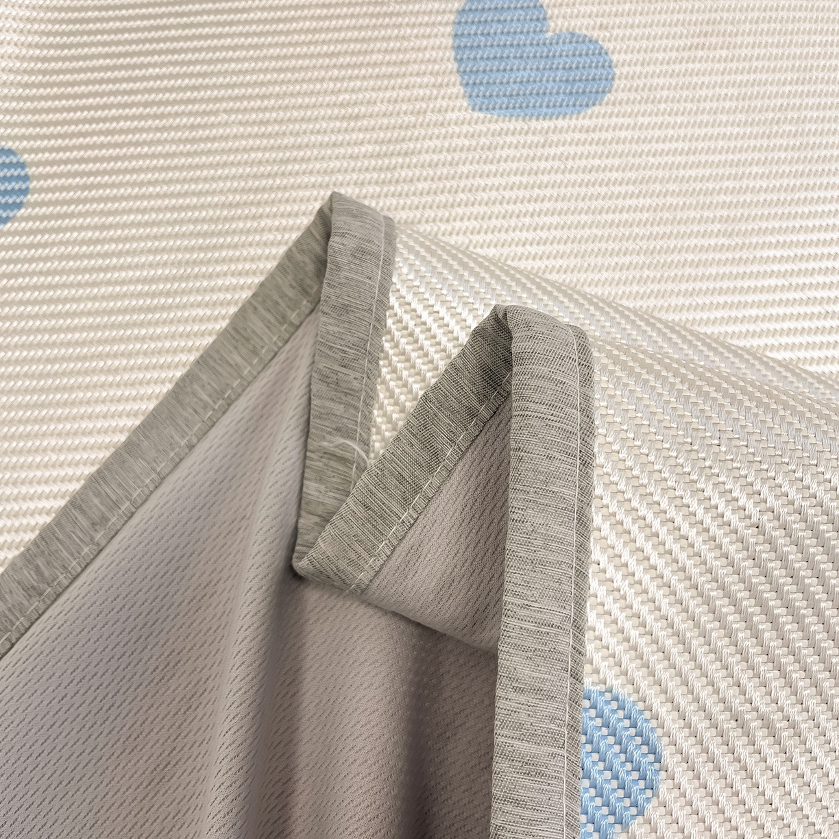 91家纺网 家纺一手货源 找家纺 懒猫家纺 2026春夏新款600D数码印花冰藤凉席席子-床笠款 小爱心