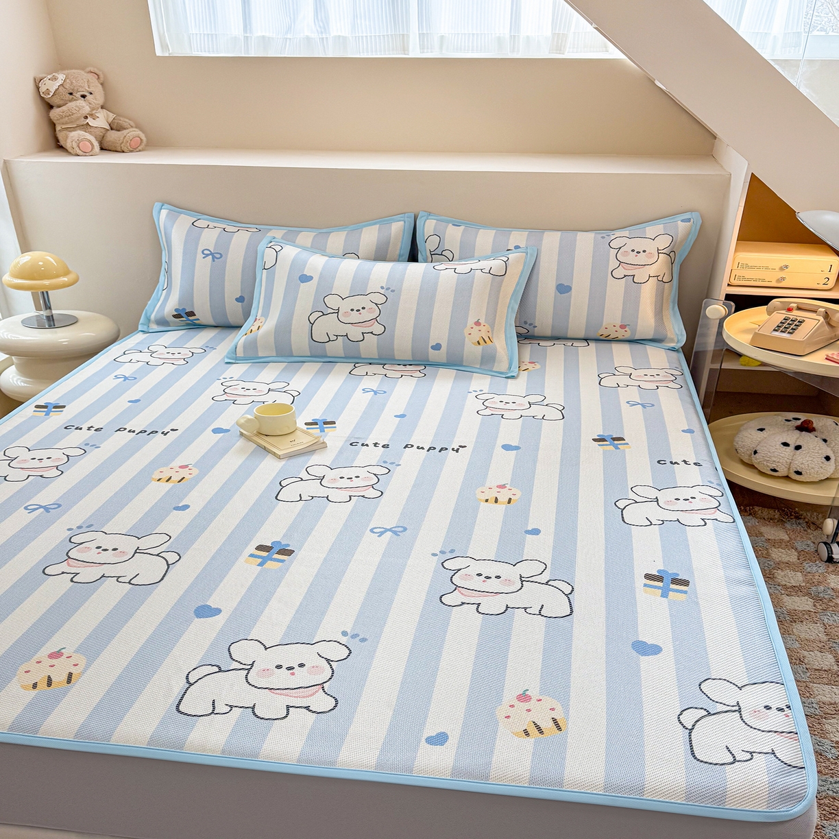 91家纺网 家纺一手货源 找家纺 懒猫家纺 2026春夏新款600D数码印花冰藤凉席席子-床笠款 甜品小狗