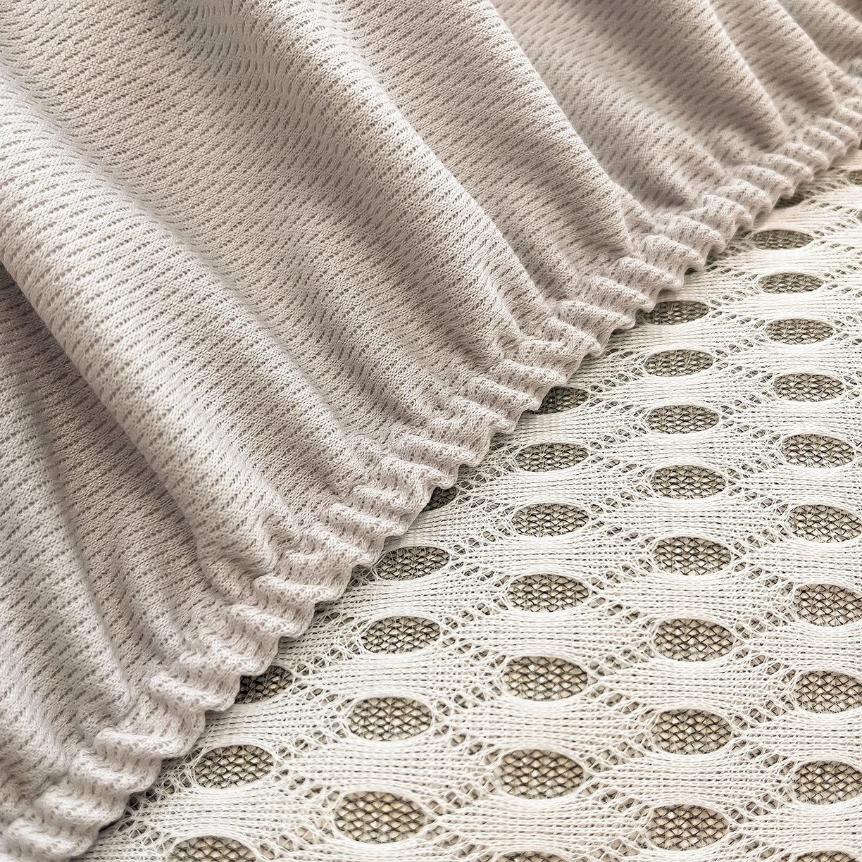 91家纺网 家纺一手货源 找家纺 懒猫家纺 2026春夏新款600D数码印花冰藤凉席席子-床笠款 游乐园