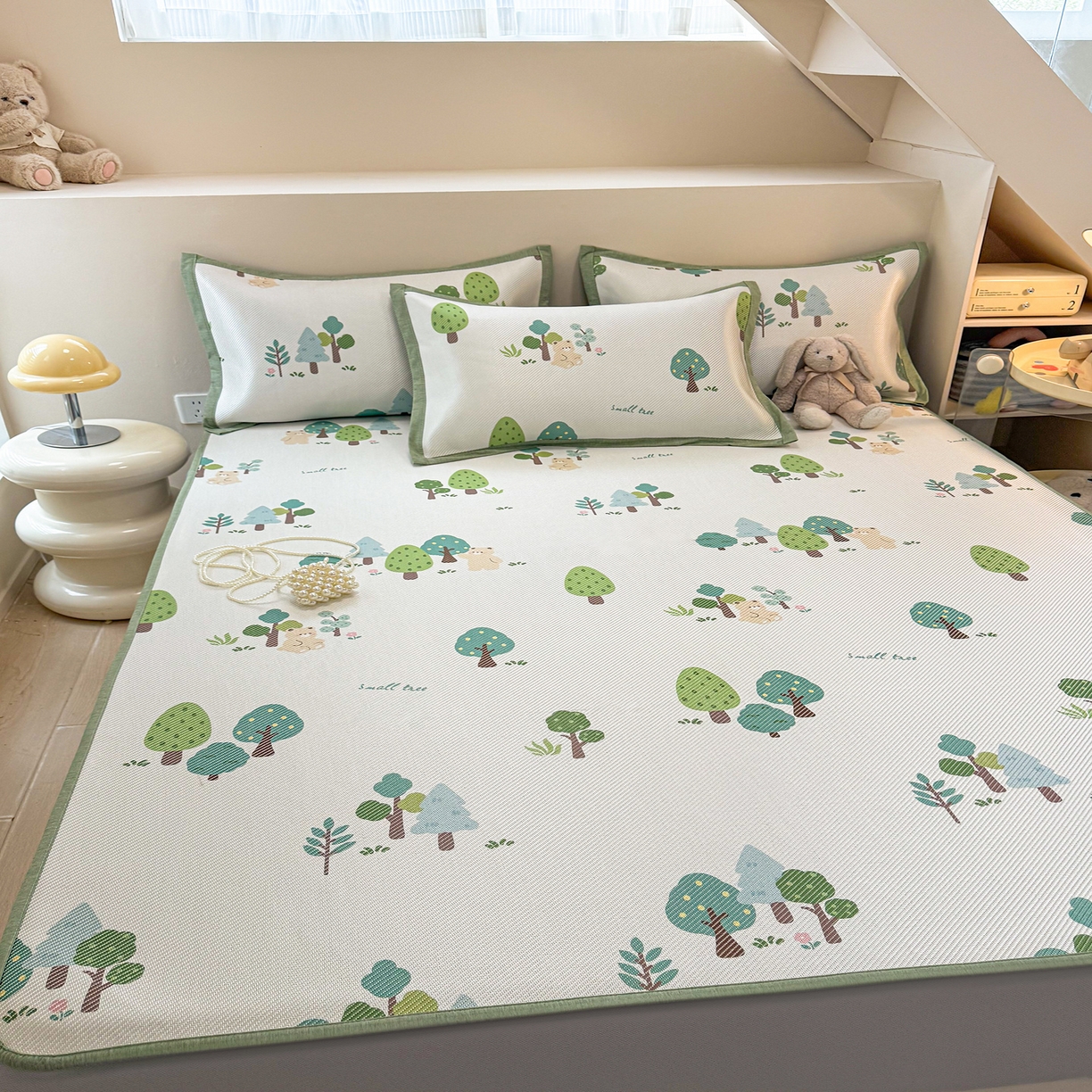 91家纺网 家纺一手货源 找家纺 懒猫家纺 2026春夏新款600D数码印花冰藤凉席席子-床笠款 森林小熊