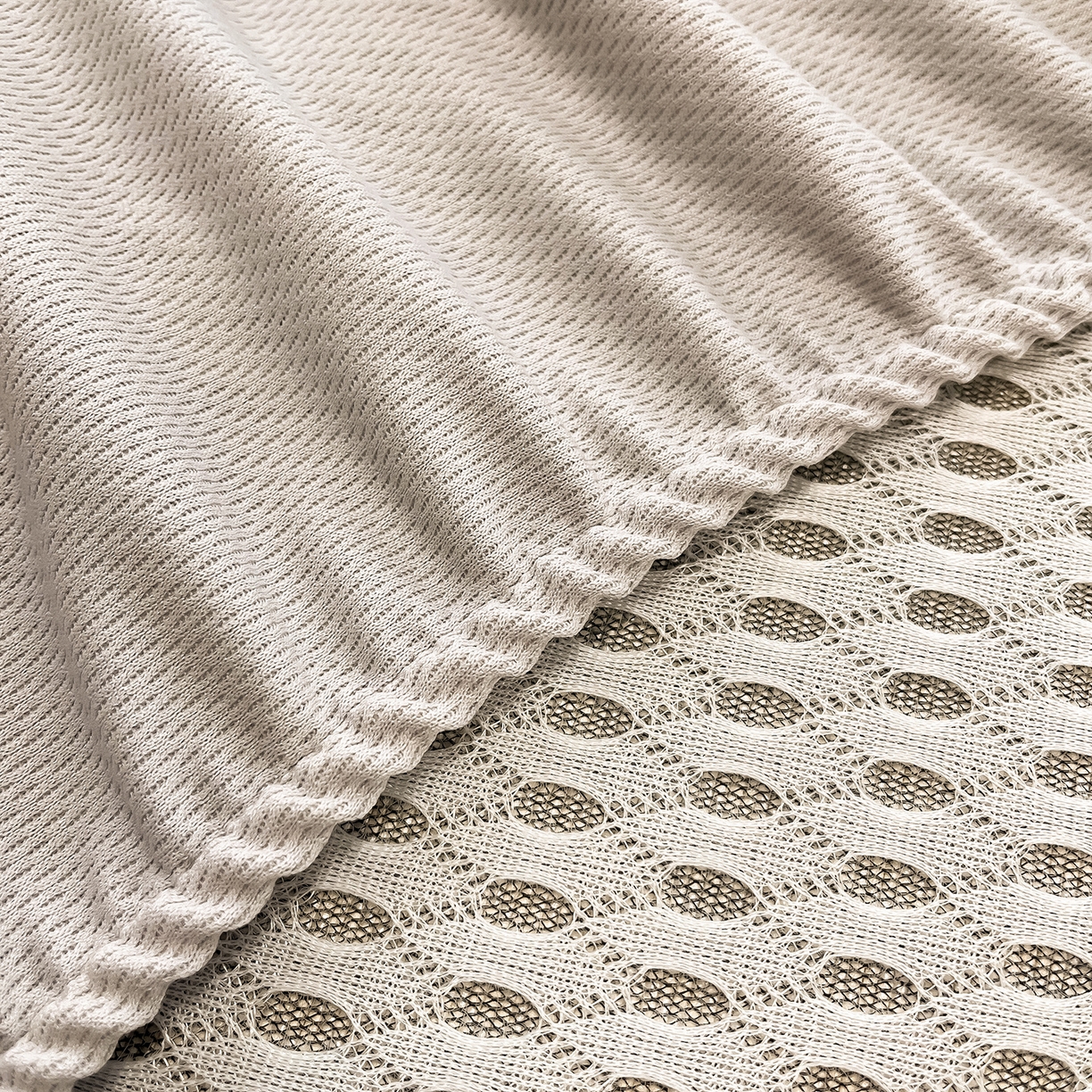 91家纺网 家纺一手货源 找家纺 懒猫家纺 2026春夏新款600D数码印花冰藤凉席席子-床笠款 狮子王