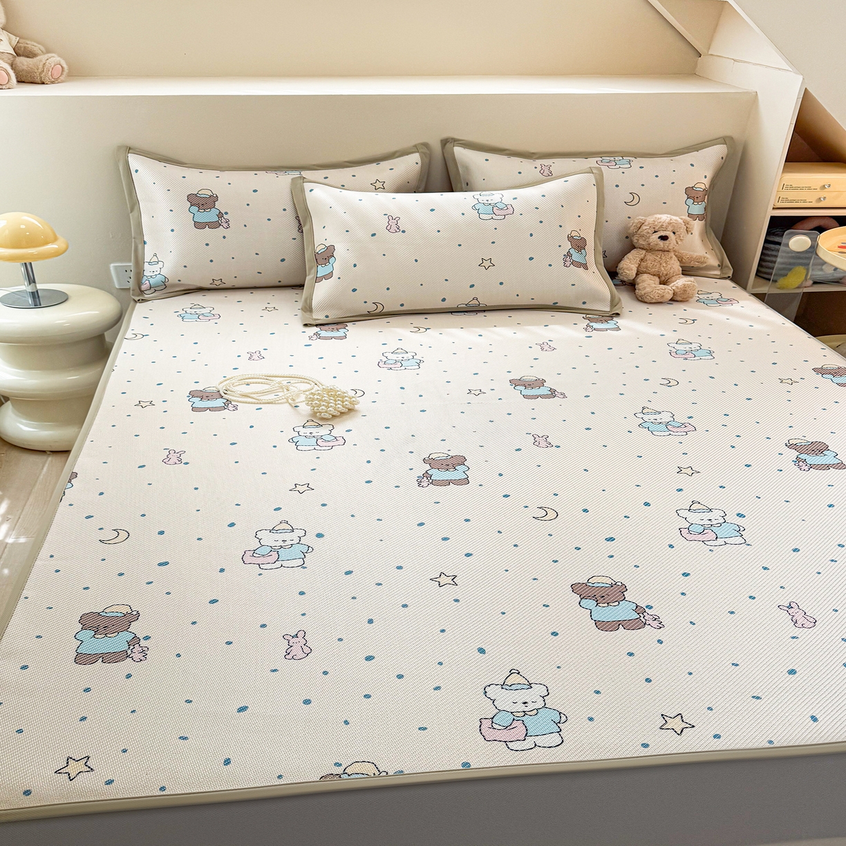 91家纺网 家纺一手货源 找家纺 懒猫家纺 2026春夏新款600D数码印花冰藤凉席席子-床笠款 睡意朦胧