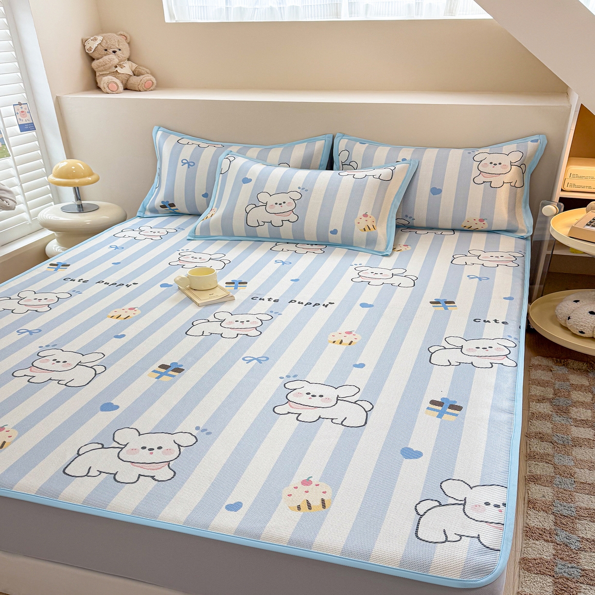 91家纺网 家纺一手货源 找家纺 懒猫家纺 2026春夏新款600D数码印花冰藤凉席席子-床笠款 甜品小狗