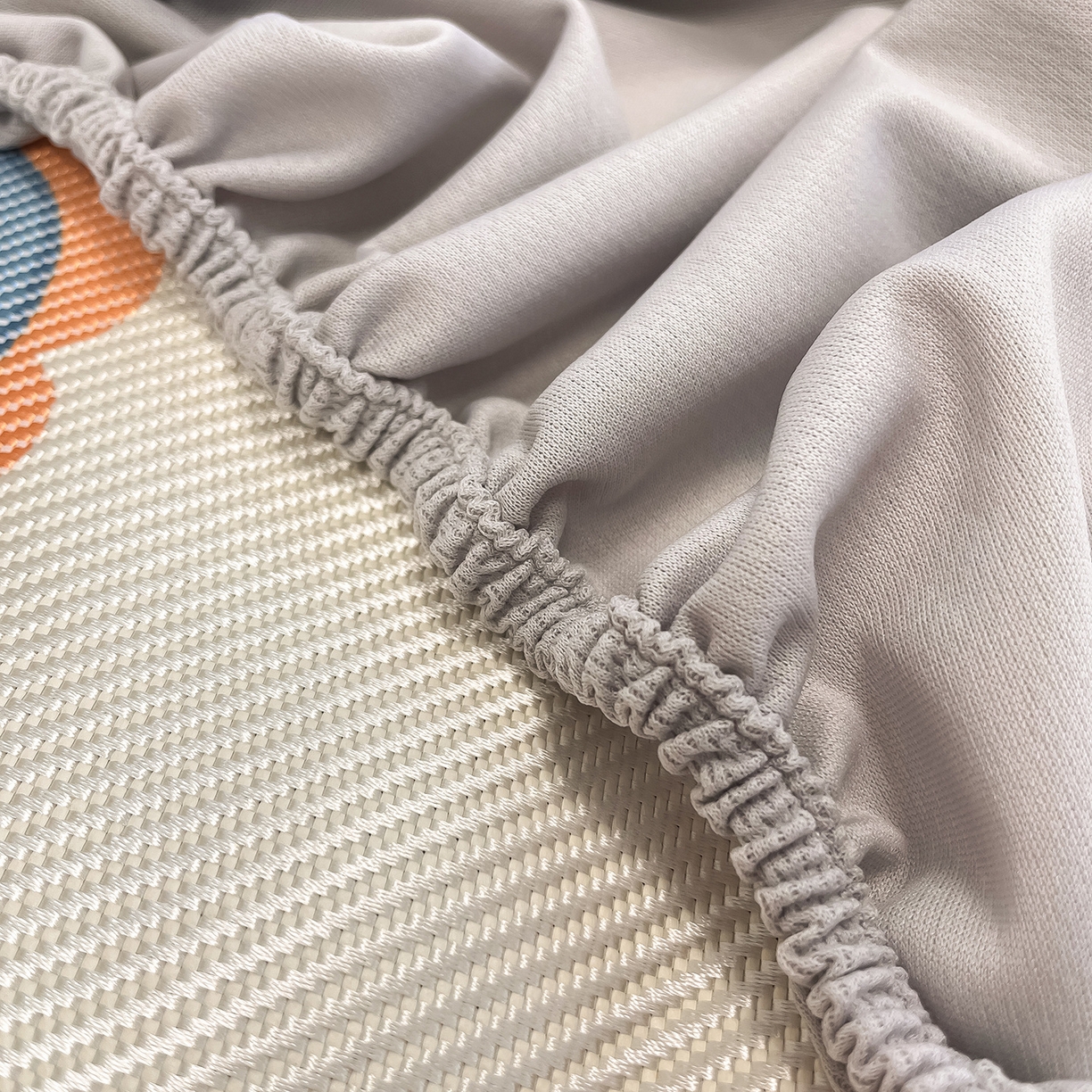 91家纺网 家纺一手货源 找家纺 懒猫家纺 2026春夏新款600D数码印花冰藤凉席席子-床笠款 小恐龙