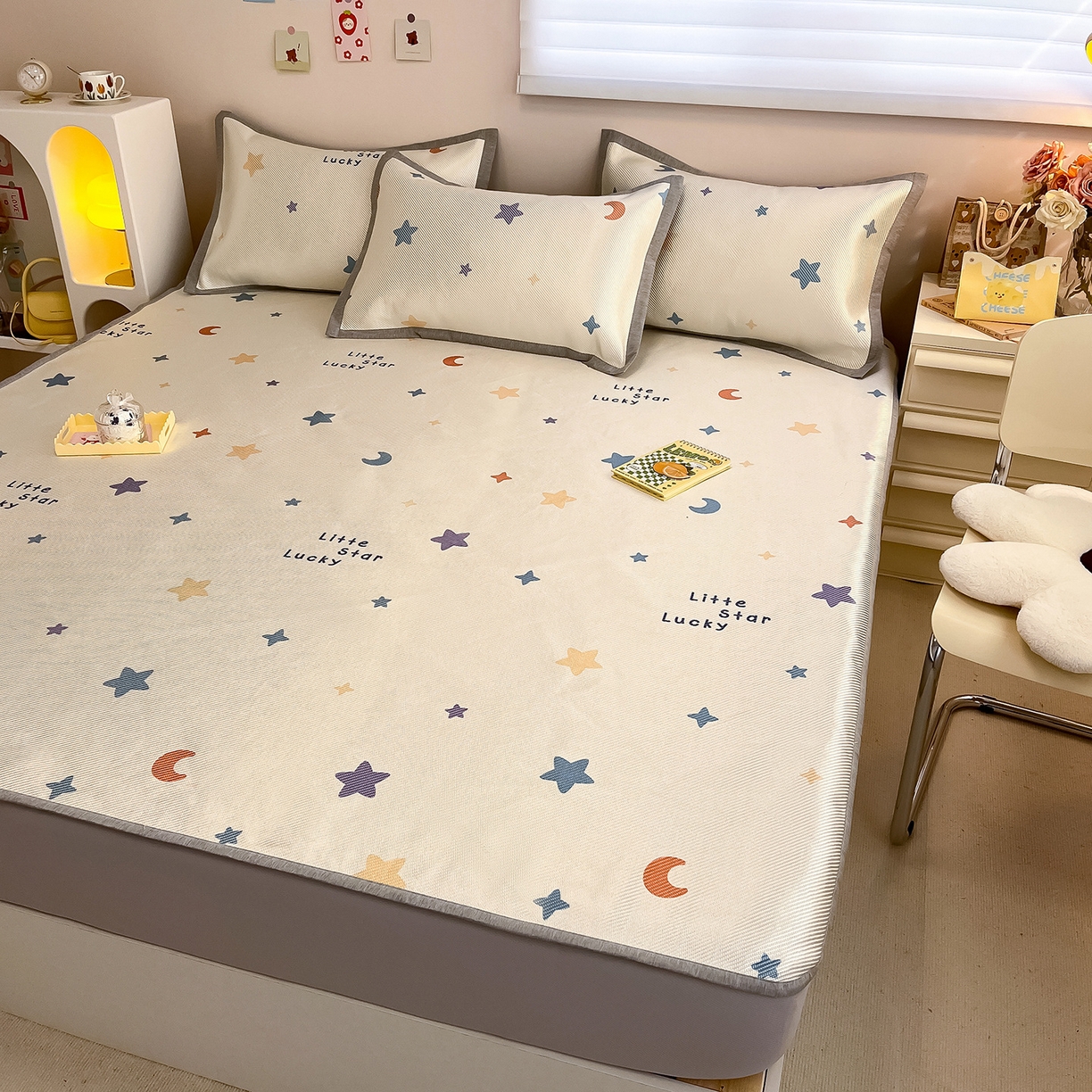 91家纺网 家纺一手货源 找家纺 懒猫家纺 2026春夏新款600D数码印花冰藤凉席席子-床笠款 小星愿