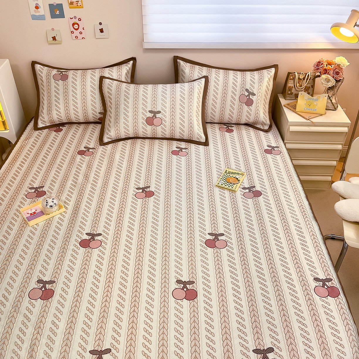 91家纺网 家纺一手货源 找家纺 懒猫家纺 2026春夏新款600D数码印花冰藤凉席席子-床笠款 硕果