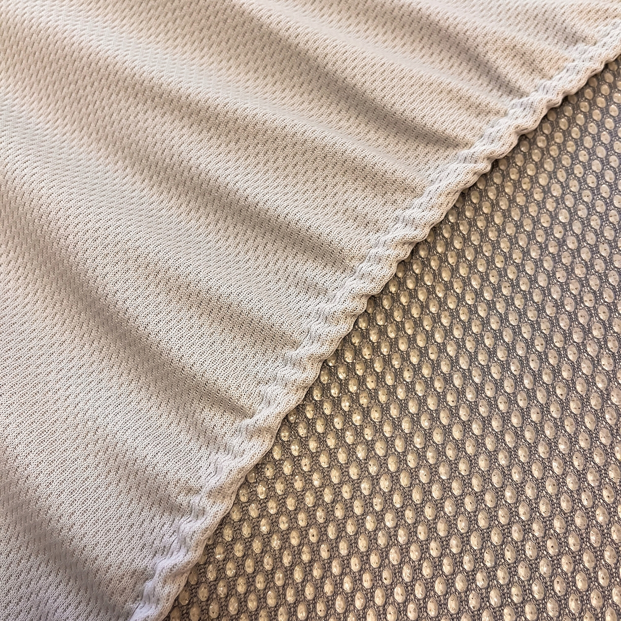 91家纺网 家纺一手货源 找家纺 懒猫家纺 2026春夏新款600D数码印花冰藤凉席席子-床笠款 甜品小屋