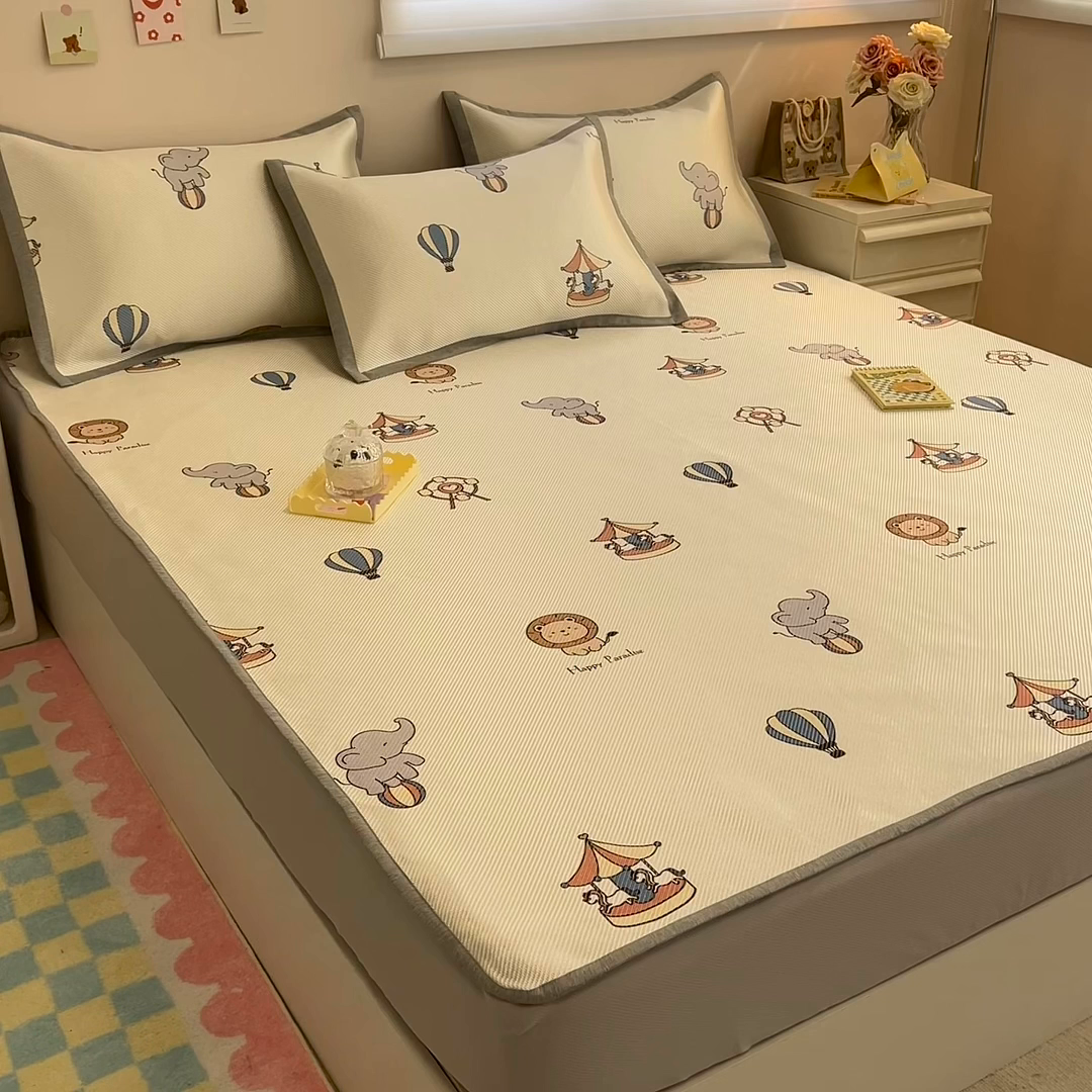 91家纺网 家纺一手货源 找家纺 懒猫家纺 2026春夏新款600D数码印花冰藤凉席席子-床笠款 游乐园