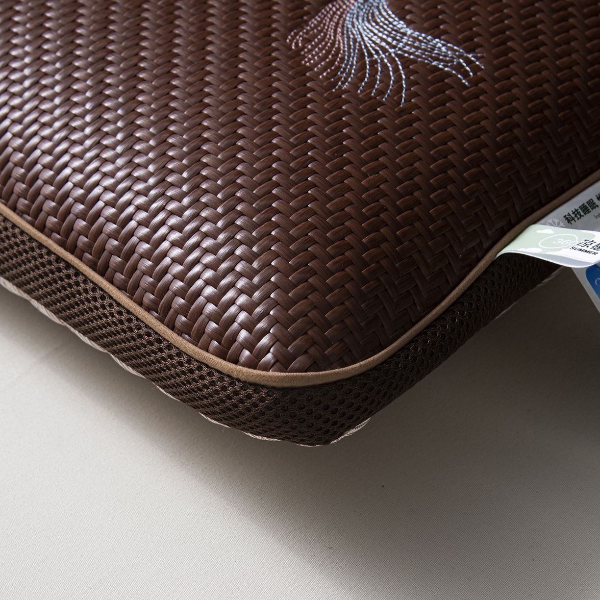 91家纺网 家纺一手货源 找家纺 莉迪娅 2026新款Pe凉感枕  枕头枕芯 Pe韩式中国结【填充荞麦壳】