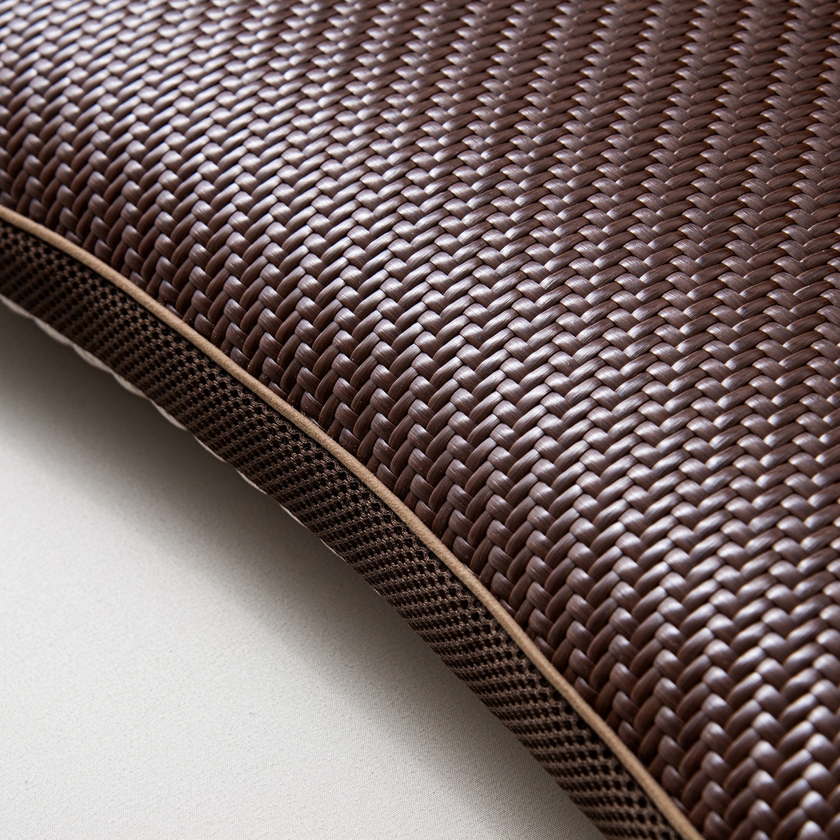 91家纺网 家纺一手货源 找家纺 莉迪娅 2026新款Pe凉感枕  枕头枕芯 Pe韩式中国结【填充荞麦壳】