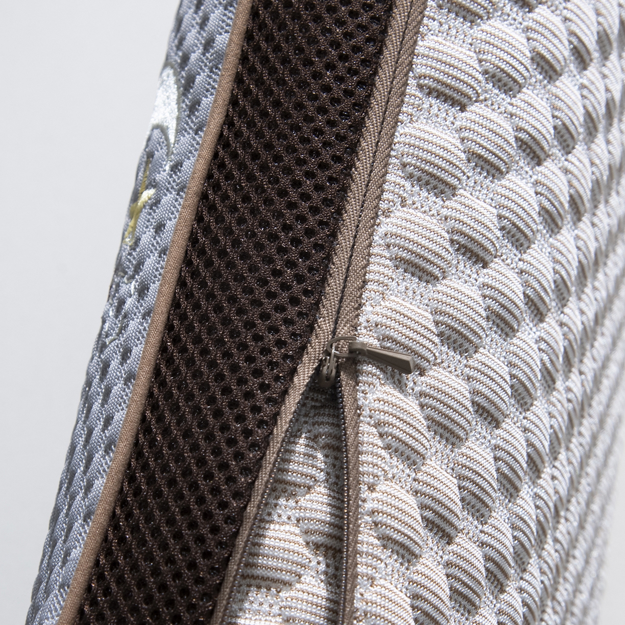 91家纺网 家纺一手货源 找家纺 莉迪娅 2026新款pe温馨之家系列枕头枕芯 Pe温馨之家咖色【填充记忆棉】