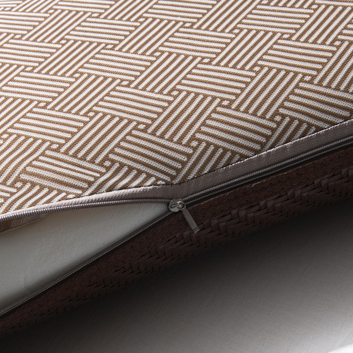 91家纺网 家纺一手货源 找家纺 莉迪娅 2026新款PE凉感枕韩式福枕系带款枕头枕芯 PE凉感枕系带款【填充记忆棉】