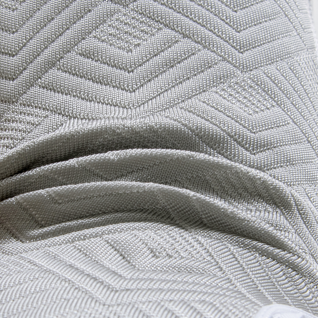 91家纺网 家纺一手货源 找家纺 莉迪娅 2026新款静养三角颈椎枕  枕头枕芯 静养三角颈椎枕灰【填充荞麦壳】