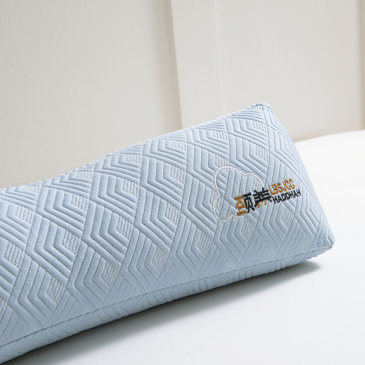 91家纺网 家纺一手货源 找家纺 莉迪娅 2026新款静养三角颈椎枕  枕头枕芯 静养三角颈椎枕兰【填充高粱壳】