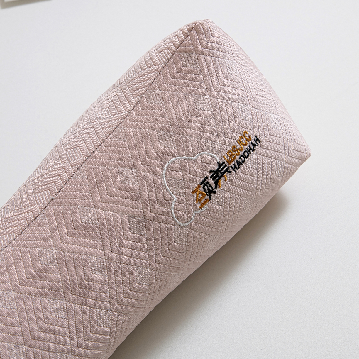 91家纺网 家纺一手货源 找家纺 莉迪娅 2026新款静养三角颈椎枕  枕头枕芯 静养三角颈椎枕粉【填充高粱壳】