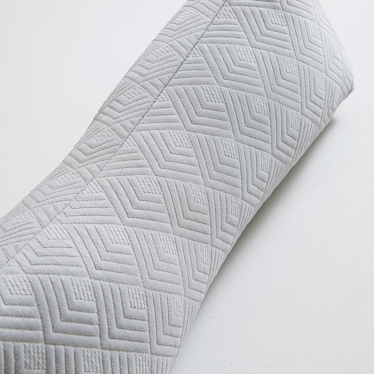 91家纺网 家纺一手货源 找家纺 莉迪娅 2026新款静养三角颈椎枕  枕头枕芯 静养三角颈椎枕灰【填充高粱壳】