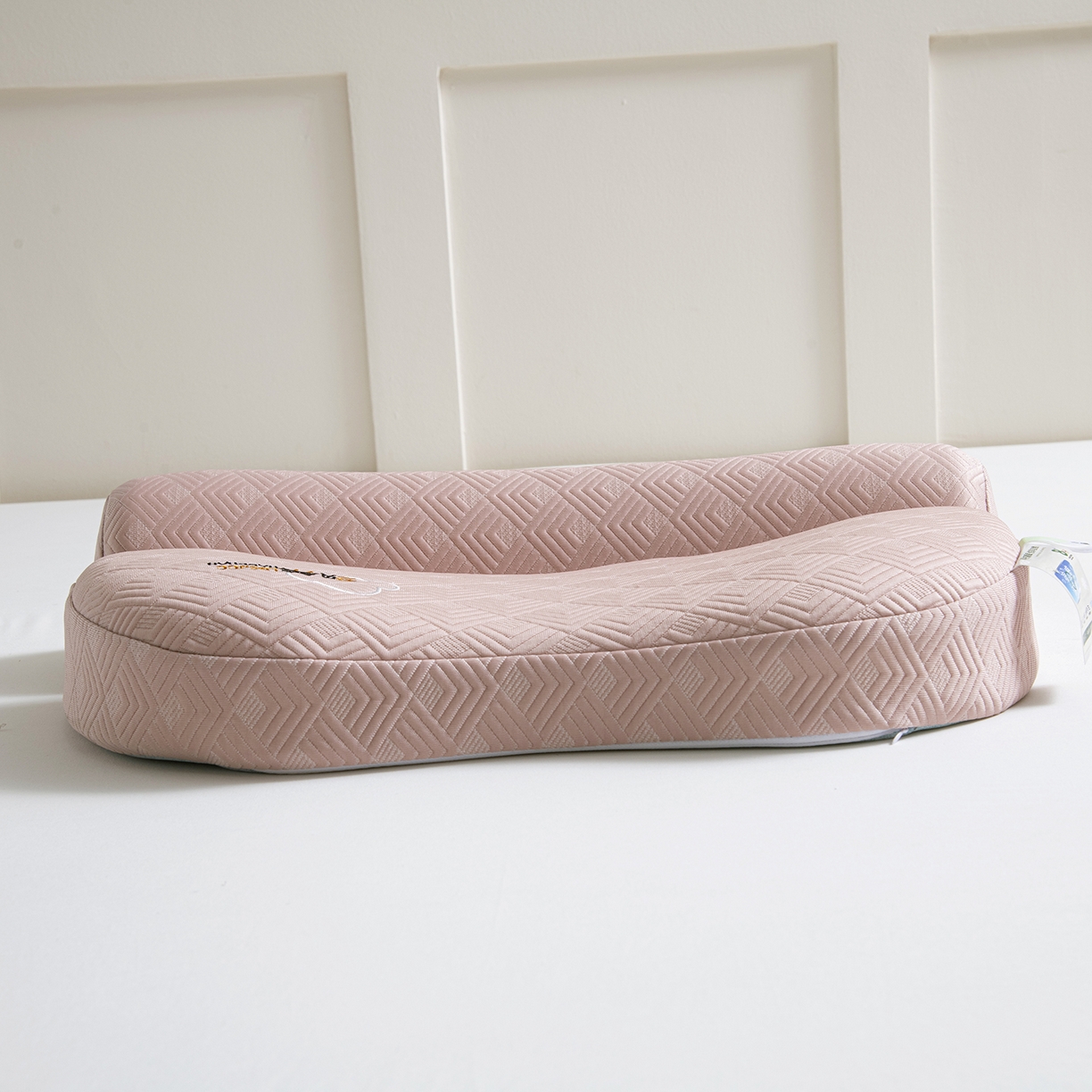 91家纺网 家纺一手货源 找家纺 莉迪娅 2026新款凉感丝牵引枕  枕头枕芯 静养牵引枕粉