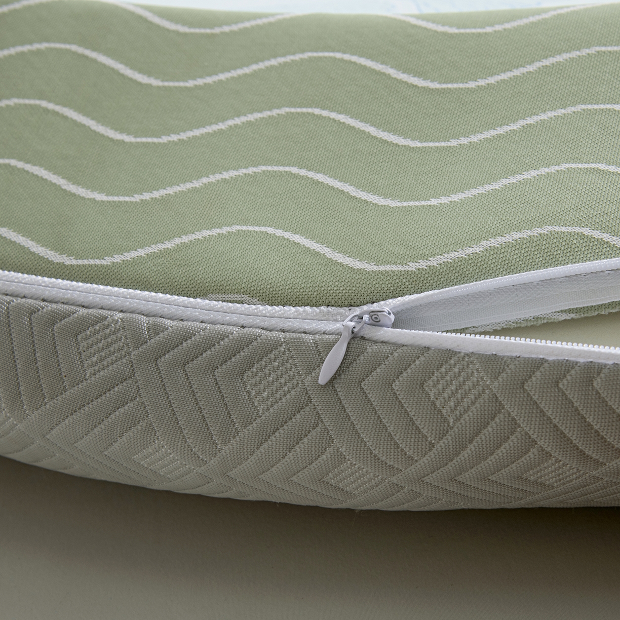 91家纺网 家纺一手货源 找家纺 莉迪娅 2026新款凉感丝牵引枕  枕头枕芯 静养牵引枕灰