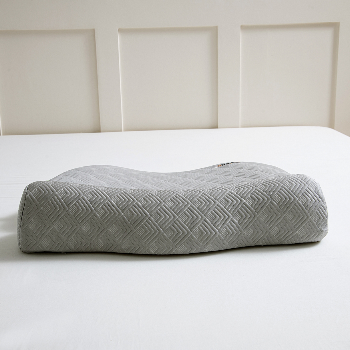 91家纺网 家纺一手货源 找家纺 莉迪娅 2026新款凉感丝牵引枕  枕头枕芯 静养牵引枕灰